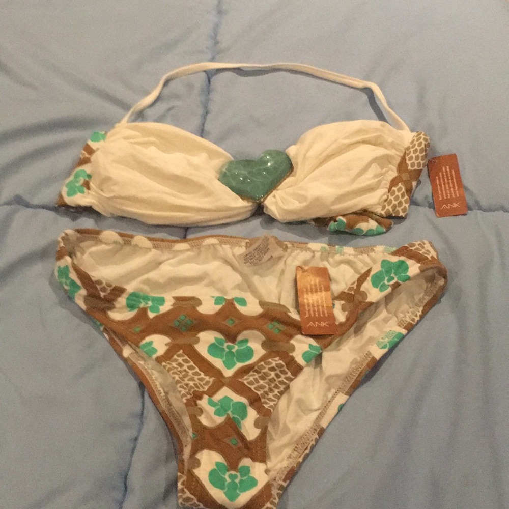 NWT Victoria Secret ( Ank) bandeau bikini!